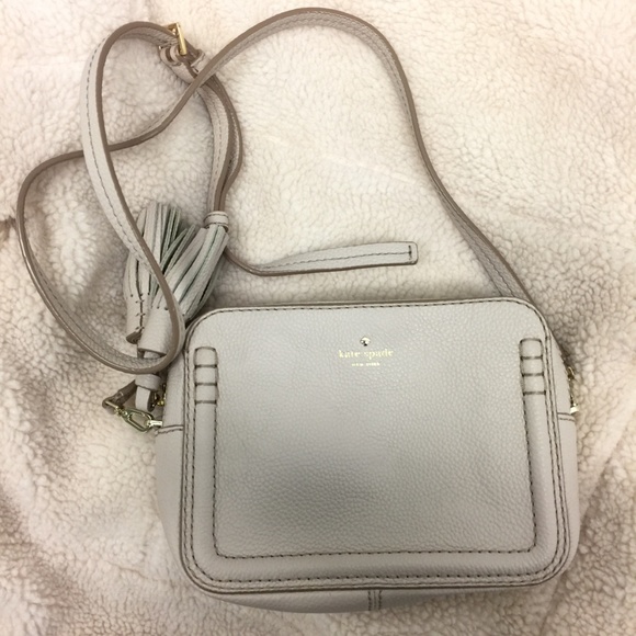 kate spade Handbags - Kate Spade Pebbled Leather Crossbody/Messenger